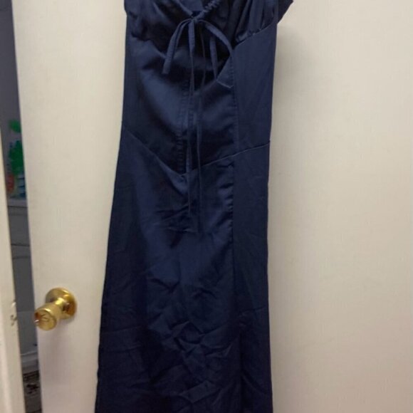 Blue maxi dress cinches, and the front and laces in the back zipper on the side - Picture 3 of 3